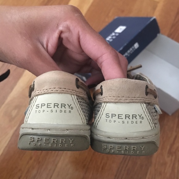 Baby shoes [CLOSET CLEAROUT] - Picture 2 of 6